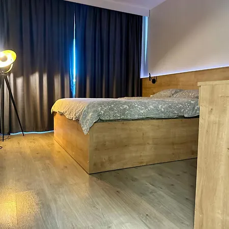 Thome Hoia Jacuzzi *