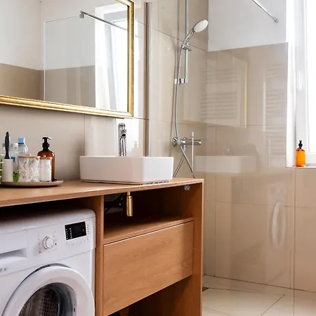 Thome Hoia Jacuzzi *