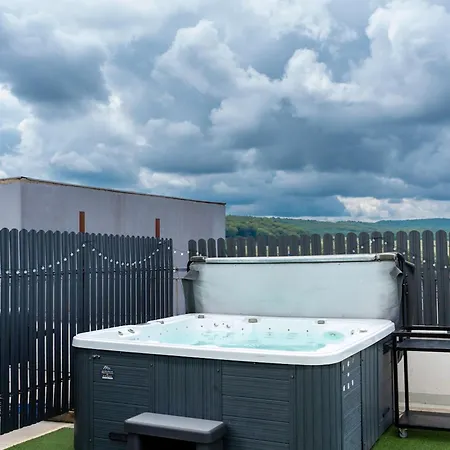 아파트 Thome Hoia Jacuzzi