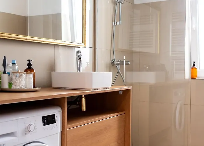 Thome Hoia Jacuzzi *