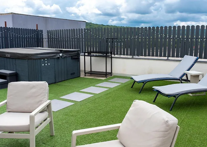 Thome Hoia Jacuzzi Апартаменты *